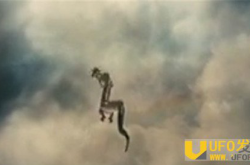 世界上有龙吗？ 真龙现身劈死害人老狐狸_灵异鬼话_玛丽人