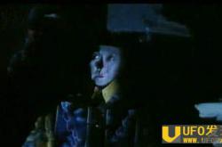 千年古墓走出女活尸 盗墓贼竟给千年女尸灌酒！_灵异鬼话_玛丽人