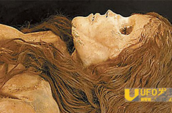 千年女尸古墓中复活喊饿 盗墓贼惨被剥脸_灵异鬼话_玛丽人