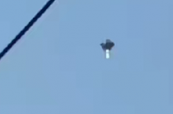 【网友投稿】2024年8月3日江西九江UFO事件，疑似外星人走出飞船 - 玛丽人