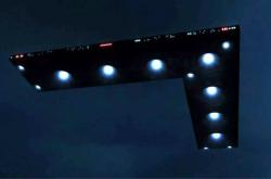 菲尼克斯之光：持续近2小时，超700名市民亲眼目睹