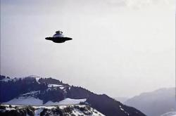 巴西科拉里斯UFO事件：500张照片和16小时录像