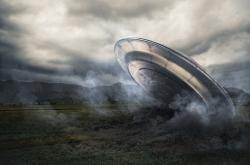 美媒体称:中国成功迫降一艘UFO,诸多外星科技被破解
