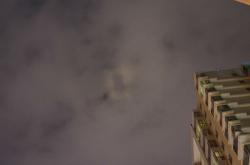 济南上空现“神秘”光束 宛若UFO光临地球