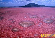 直击非洲最神秘的湖泊 诡异得让人不寒而栗_灵异鬼话_UFO发现网