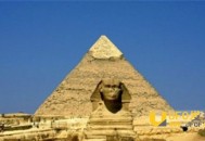 金字塔的古老诅咒 爬上顶端的人必会摔死_灵异鬼话