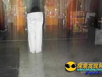 殡仪馆馆长拍出灵异照片 半身人像！_灵异鬼话_UFO发现网