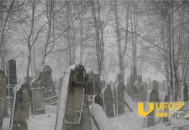 男子深夜直播探险 竟然碰到一段恐怖“艳遇”_灵异鬼话