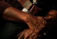 末基劳：英雄崛起