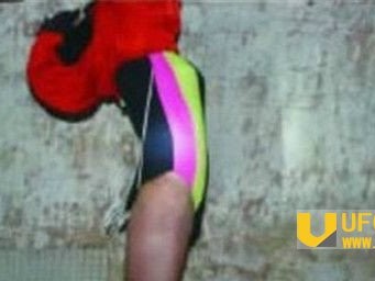 重庆红衣男孩事件谜团重重 性窒息还是被人养小鬼？_灵异鬼话