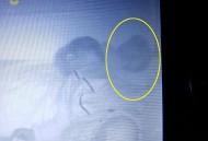 英国德文郡家中监控拍到“鬼婴”陪儿子同床睡 父亲吓得冲上楼却什么都没看到_灵异鬼话