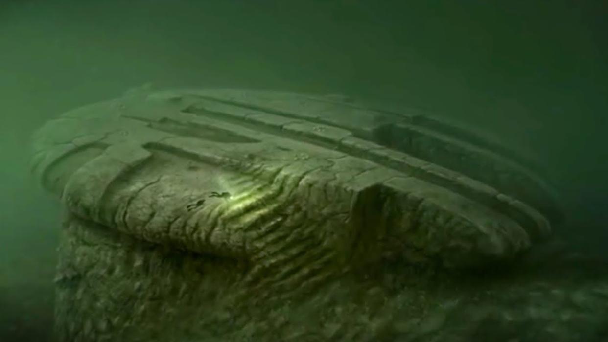 波罗的海海底发现疑似UFO物体，附近有跑道痕迹