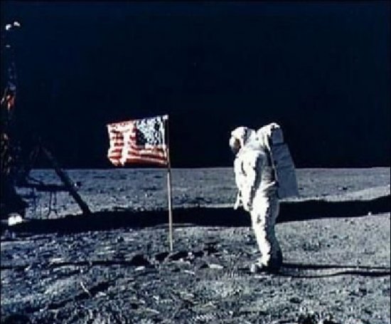 登月第一人阿姆斯特朗曾看到UFO