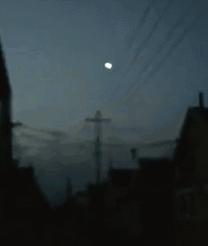 青岛天空惊现不明飞行物，疑似UFO！被不少市民亲眼看到