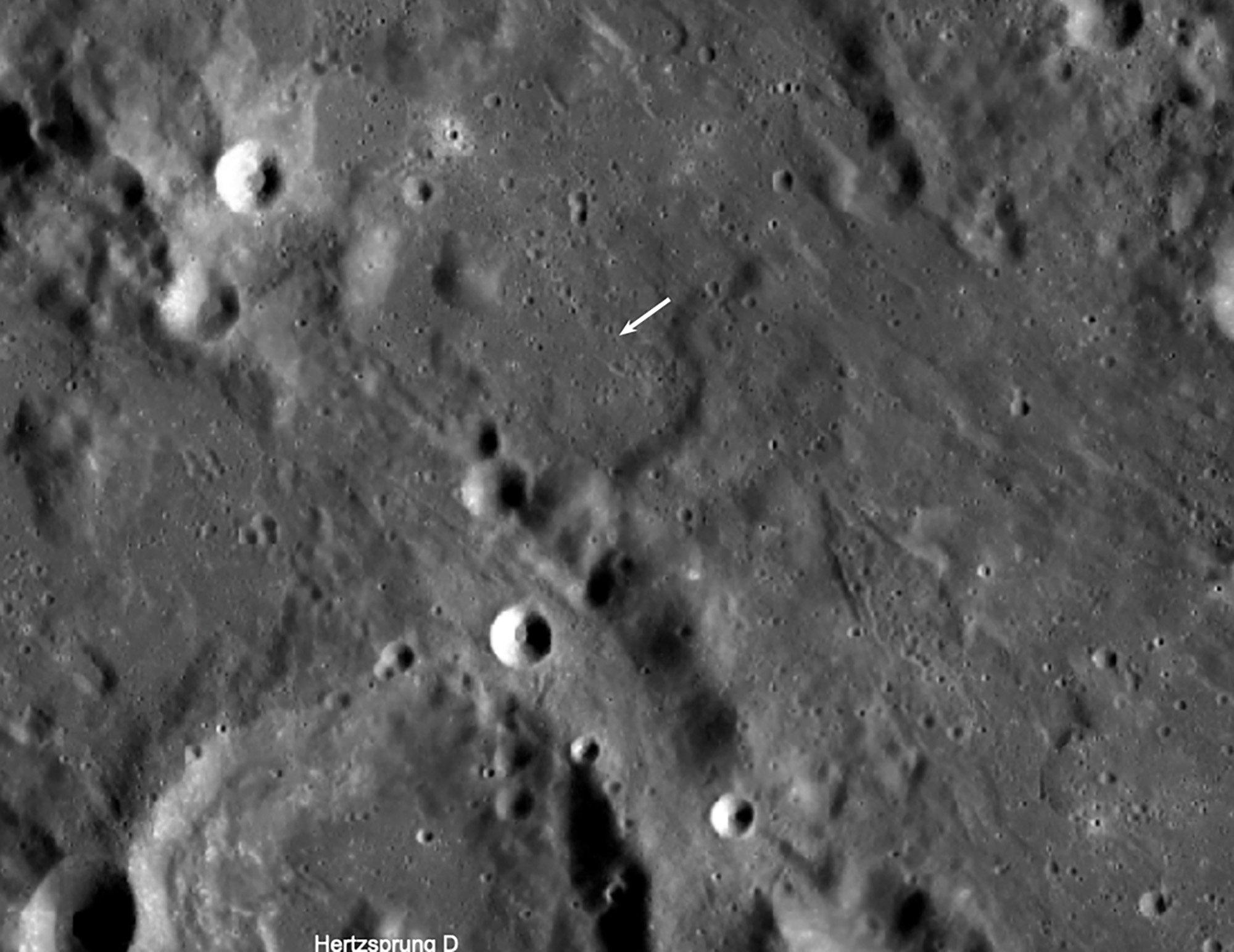 NASA在月球上发现坠毁的“不明飞行物”，中国已发言不是嫦娥助推器