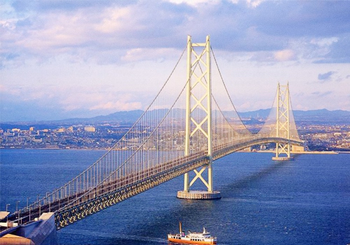 ​桥是怎么建在深海里的？