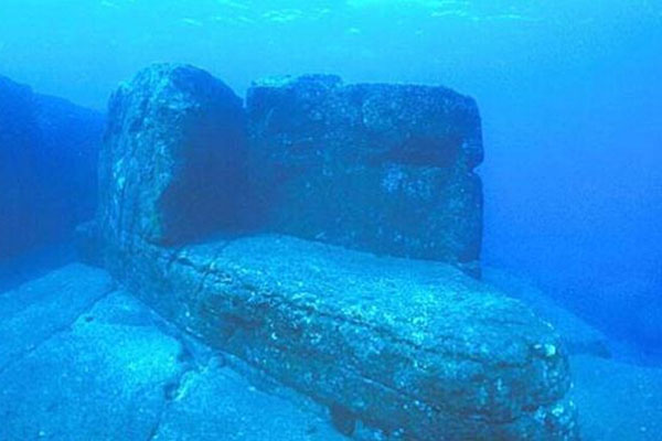 日本水下竟发现金字塔