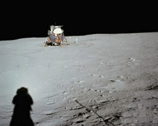 登月第一人阿姆斯特朗曾看到UFO