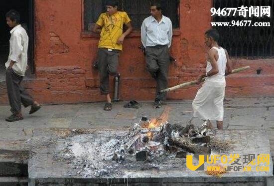 西藏起尸，杀人嗜血的恐怖尸体